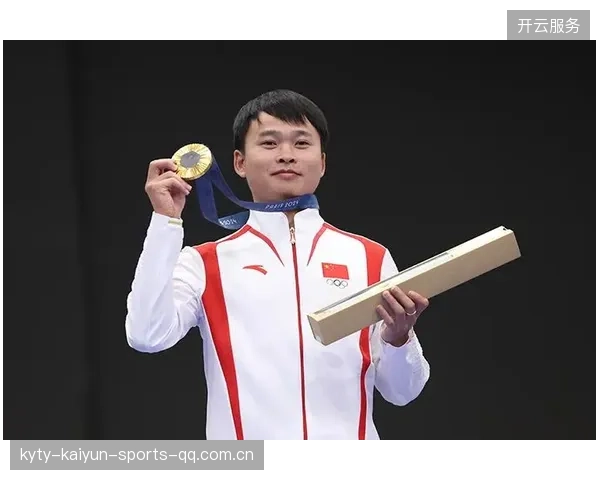 孙飞翔：从“小小少年”到“世青冠军”的不凡之路——如何在竞技场上书写青春梦想